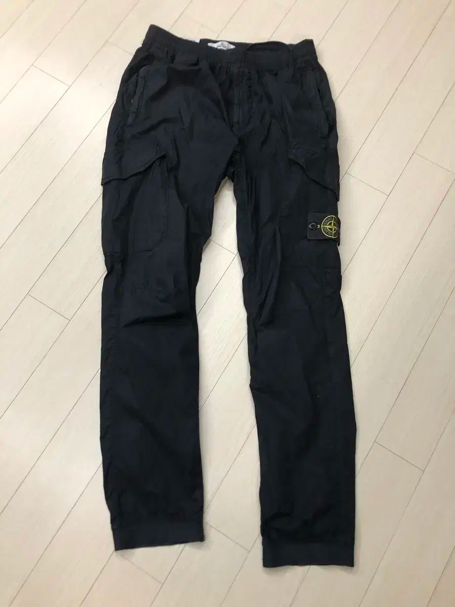 29 STONE ISLAND(ストーンアイランド) ワッペン ゴム ジョガー パンツ