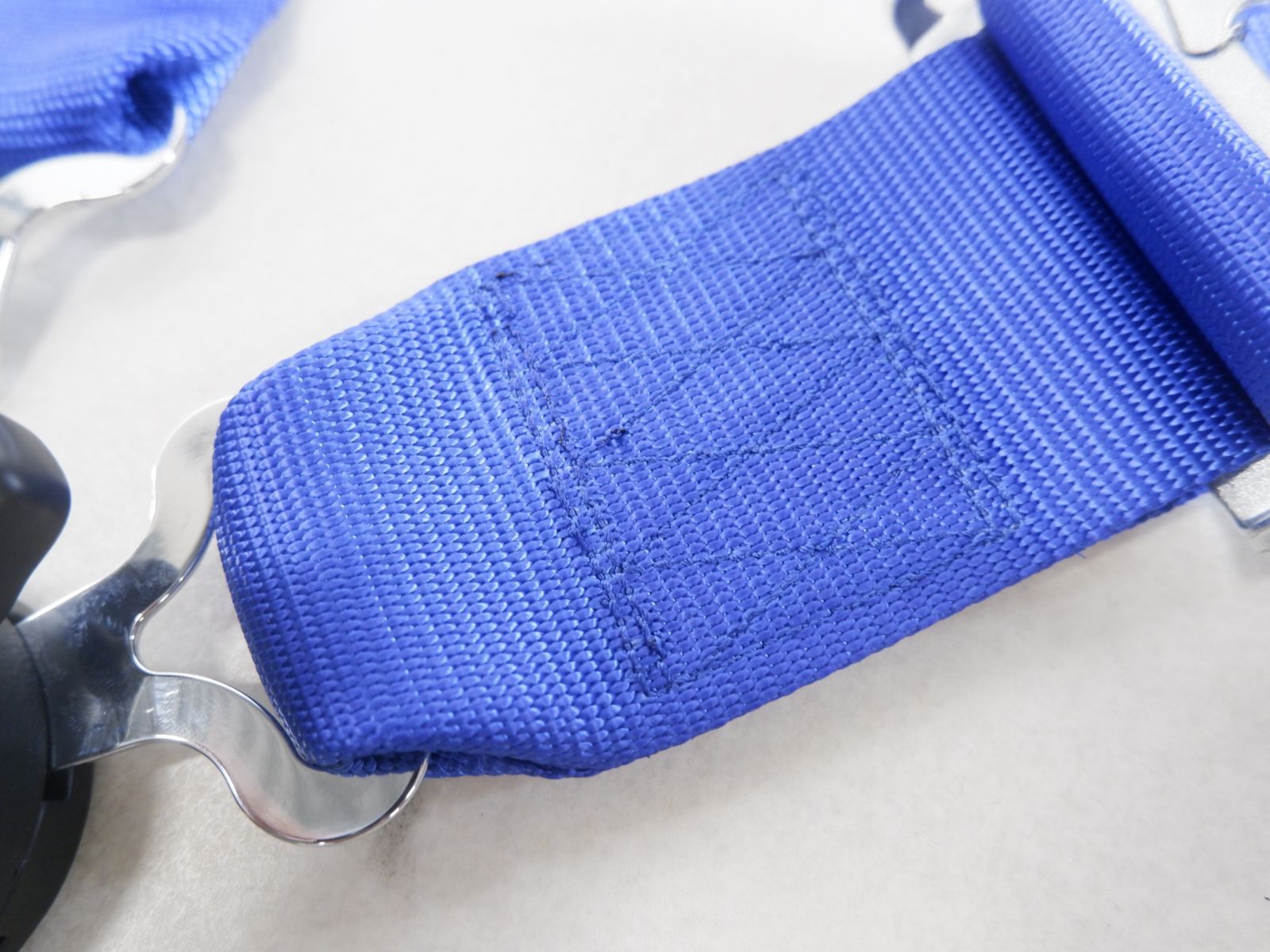 4点式シートベルト