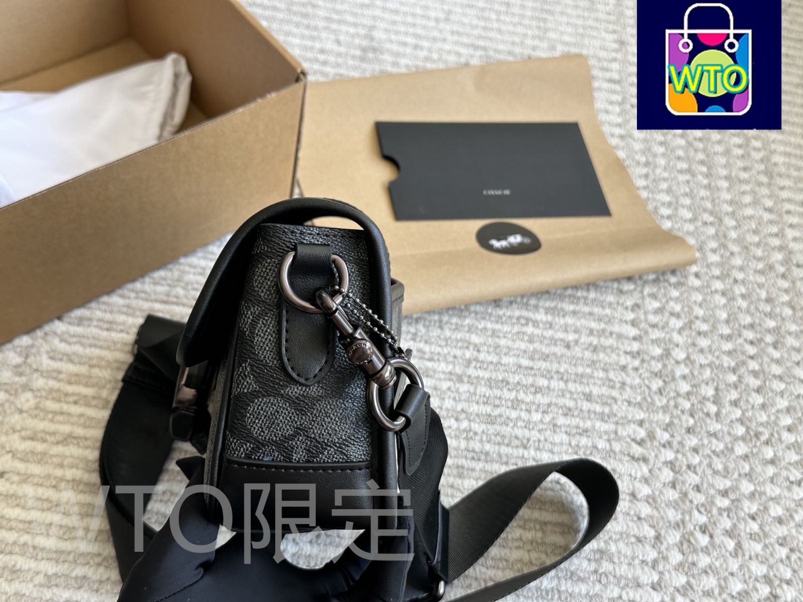 今日特価】Coach Men's Mini Messenger Bag / クーチ メンズ