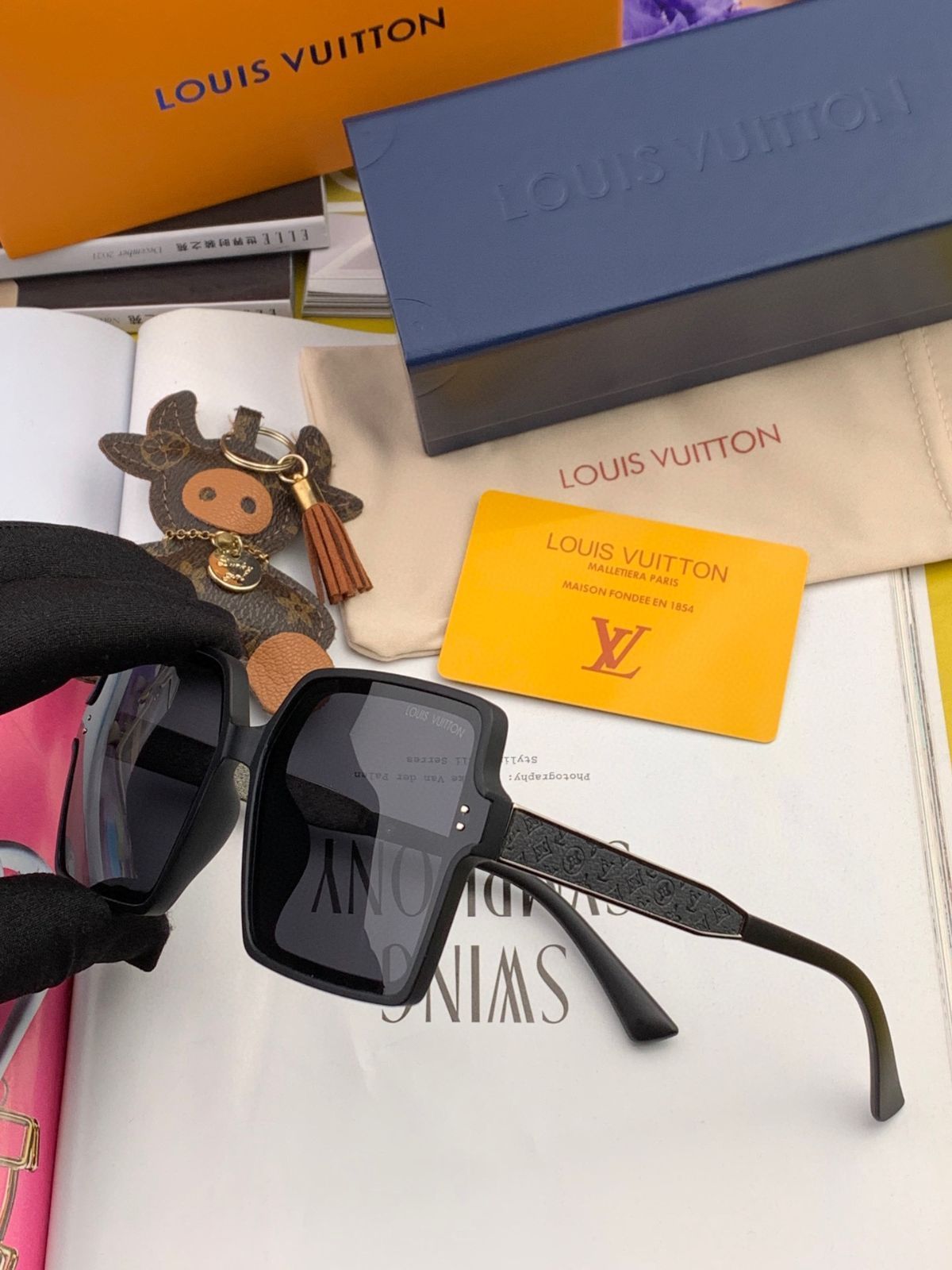 【特大フレーム/黒系】Louis Vuitton スクエアサングラス 2023AW☆即納！【LV ルイヴィトン】サングラス スクエア 関税込