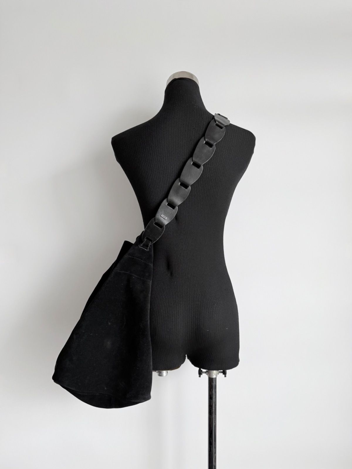 希少 GUCCI トムフォード期 カシミヤ フリンジ ラップスカート レザー 黒 shop-takashimaya7_tk20a0531030
