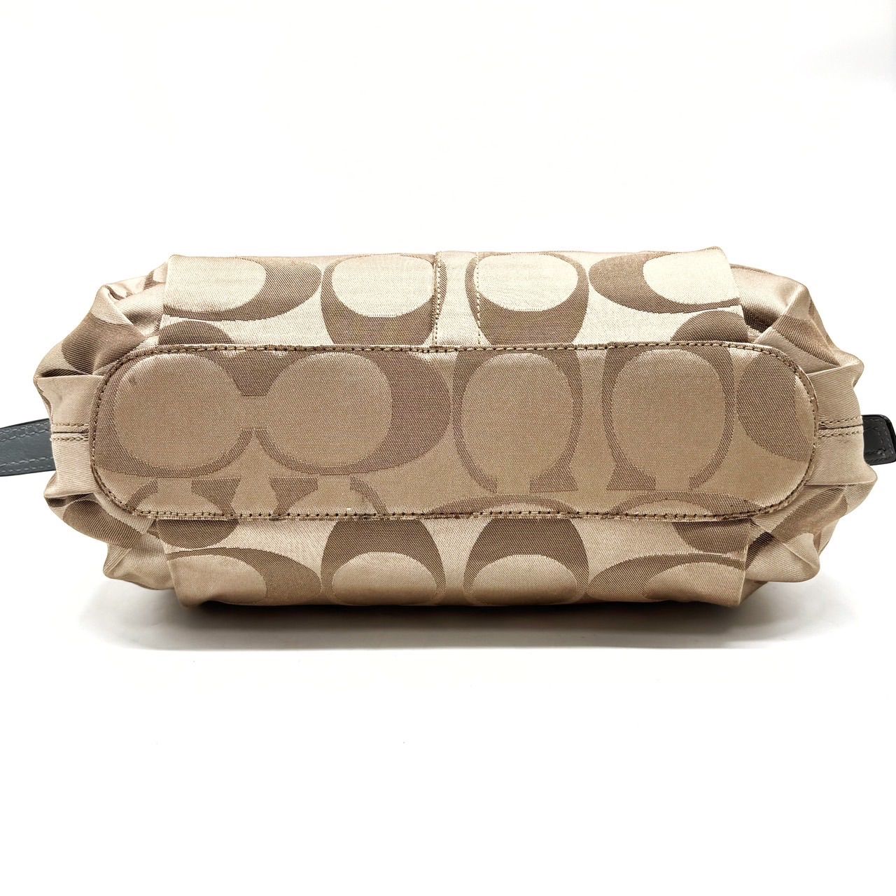 新品　COACH ショルダーバッグ ベージュ/ブル― Amazon | [コーチ] アウトレット ショルダーバッグ シグネチャー
