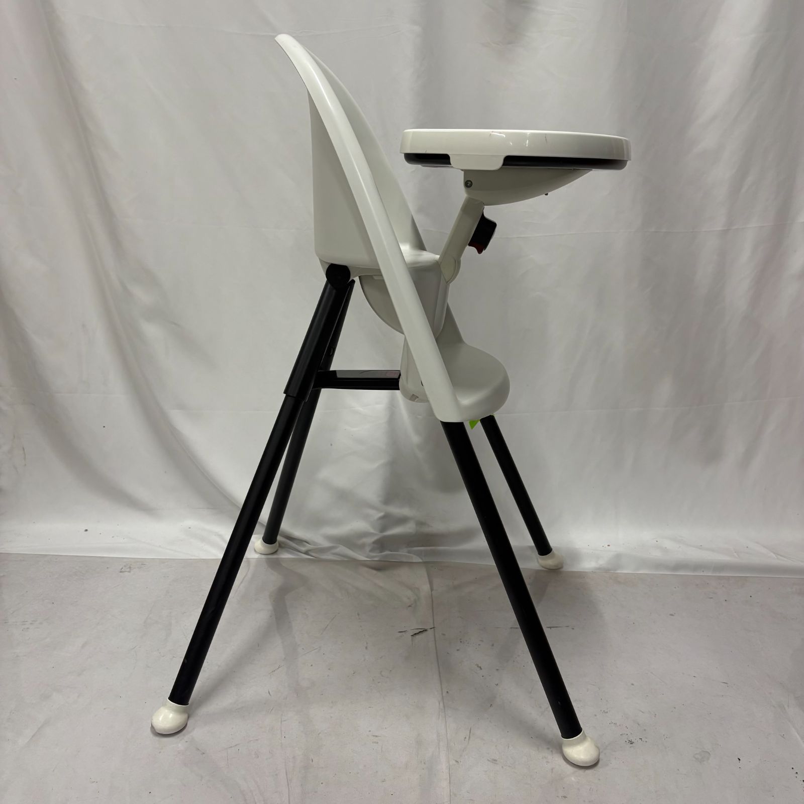 ベビービョルン ハイチェア ホワイト 折りたたみ