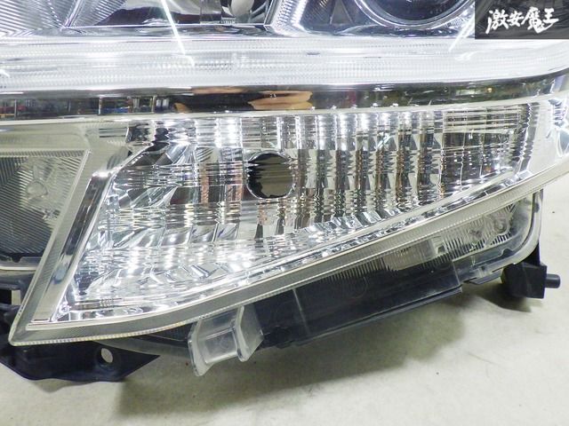 ダイハツ　タントカスタム　DBA-LA600S 左ヘッドライト　LED ダイハツ 純正 タント 《 LA600S 》 左ヘッドライト P90100-24005562