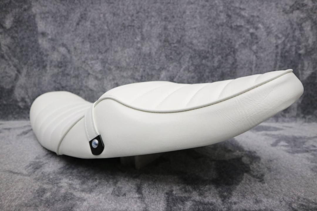 ゼファーΧ　白皮　タックロールシート/アンコ抜き 完成品 リベット ボタン Amazon | ゼファーΧ タックロールシート/アンコ抜き 完成品