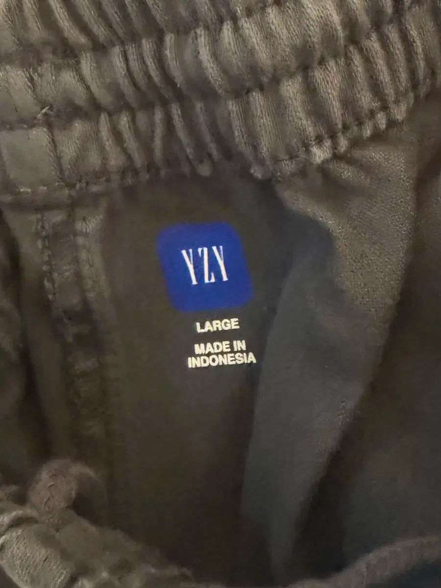 YEEZY GAP イージーギャップ サテンカーゴ ダークグレー L