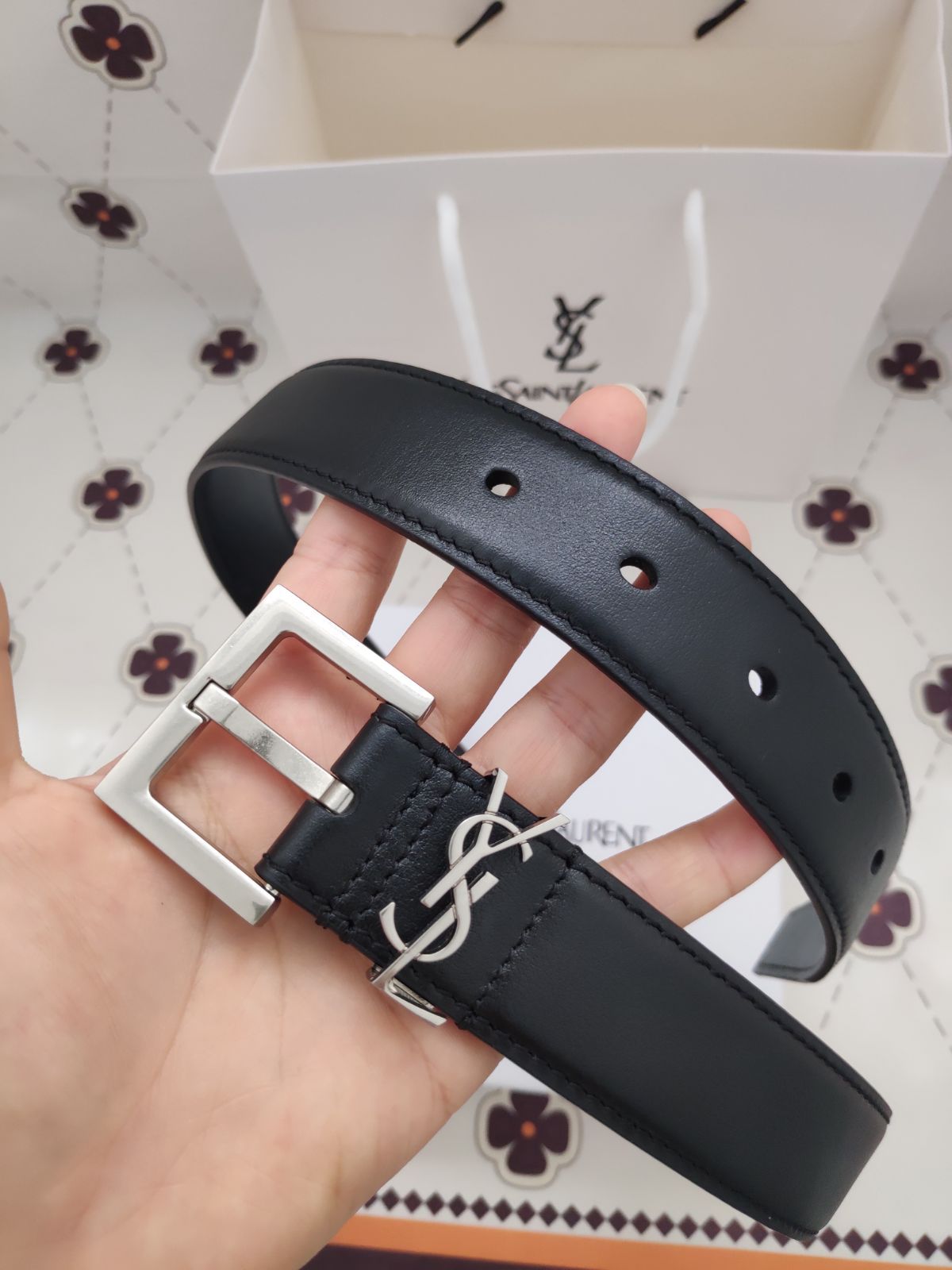 YSL ベルト シルバー ロゴ Saint Laurent（サンローラン） ベルトシルバーYSLロゴ超美品