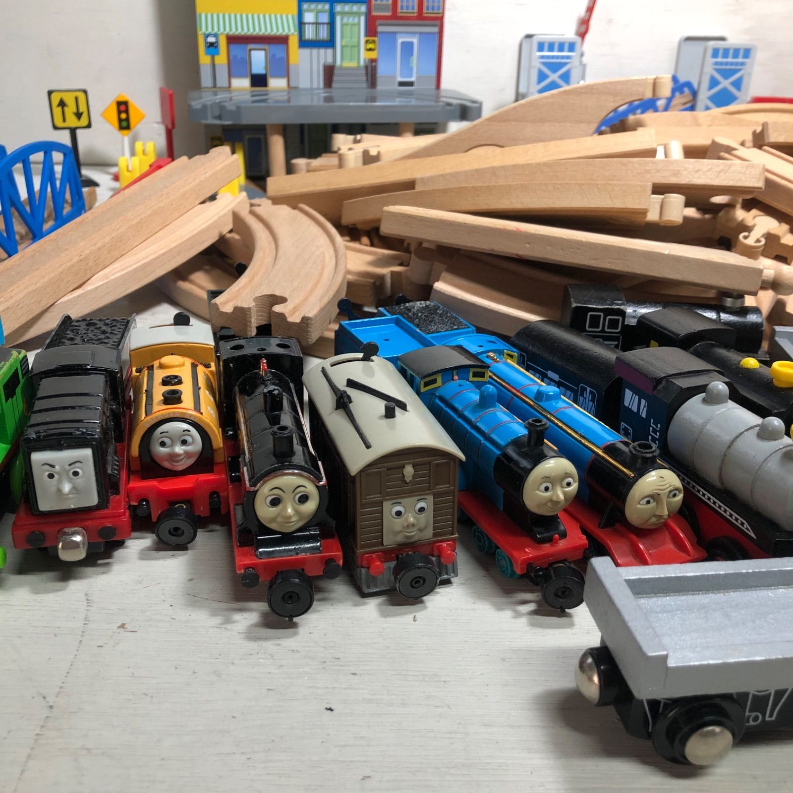 まとめ売り 木製トーマスの列車 大量 機関車トーマス - 電車のおもちゃ/車