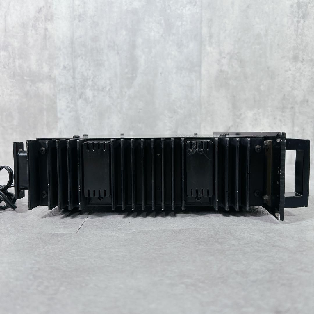 X857 YAMAHA P2050 パワーアンプ プロフェッショナルシリーズ