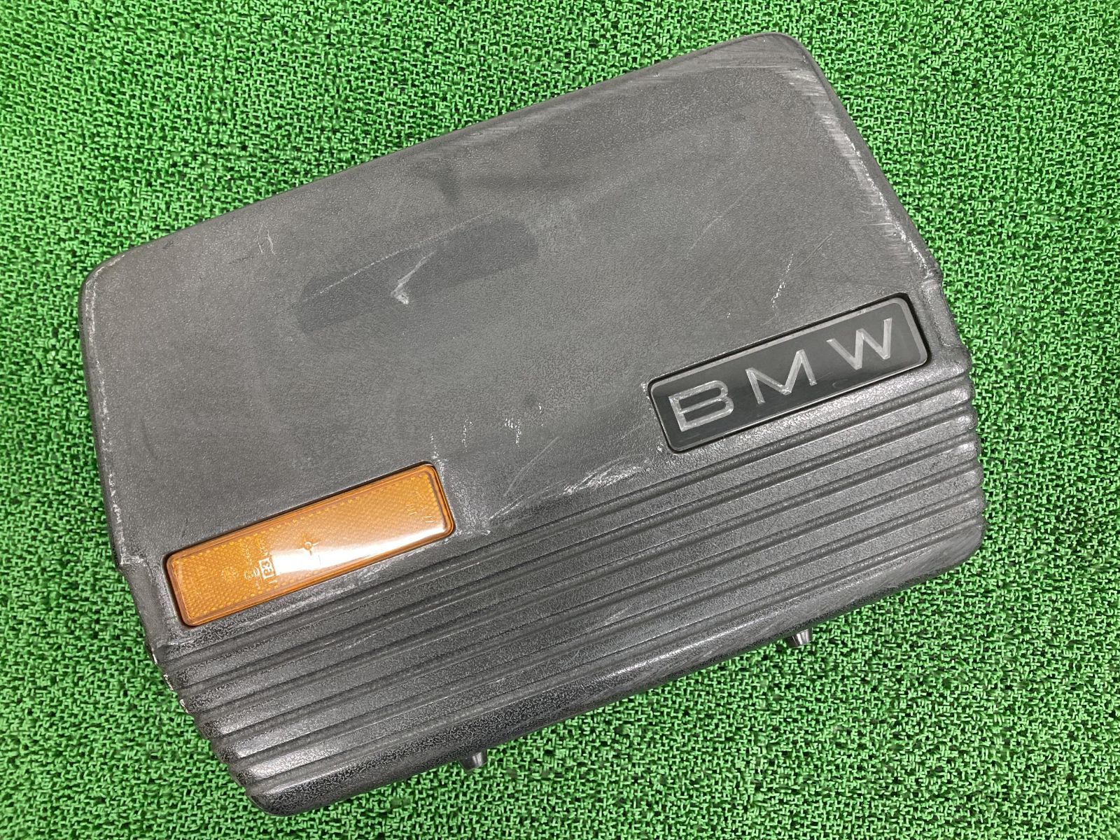 R100GS パニアケース 右 46.54-1　237　992 BMW 純正 中古 バイク 部品 46.54-1237992 R80GS 修復素材やペイント素材に 割れ欠け無し
