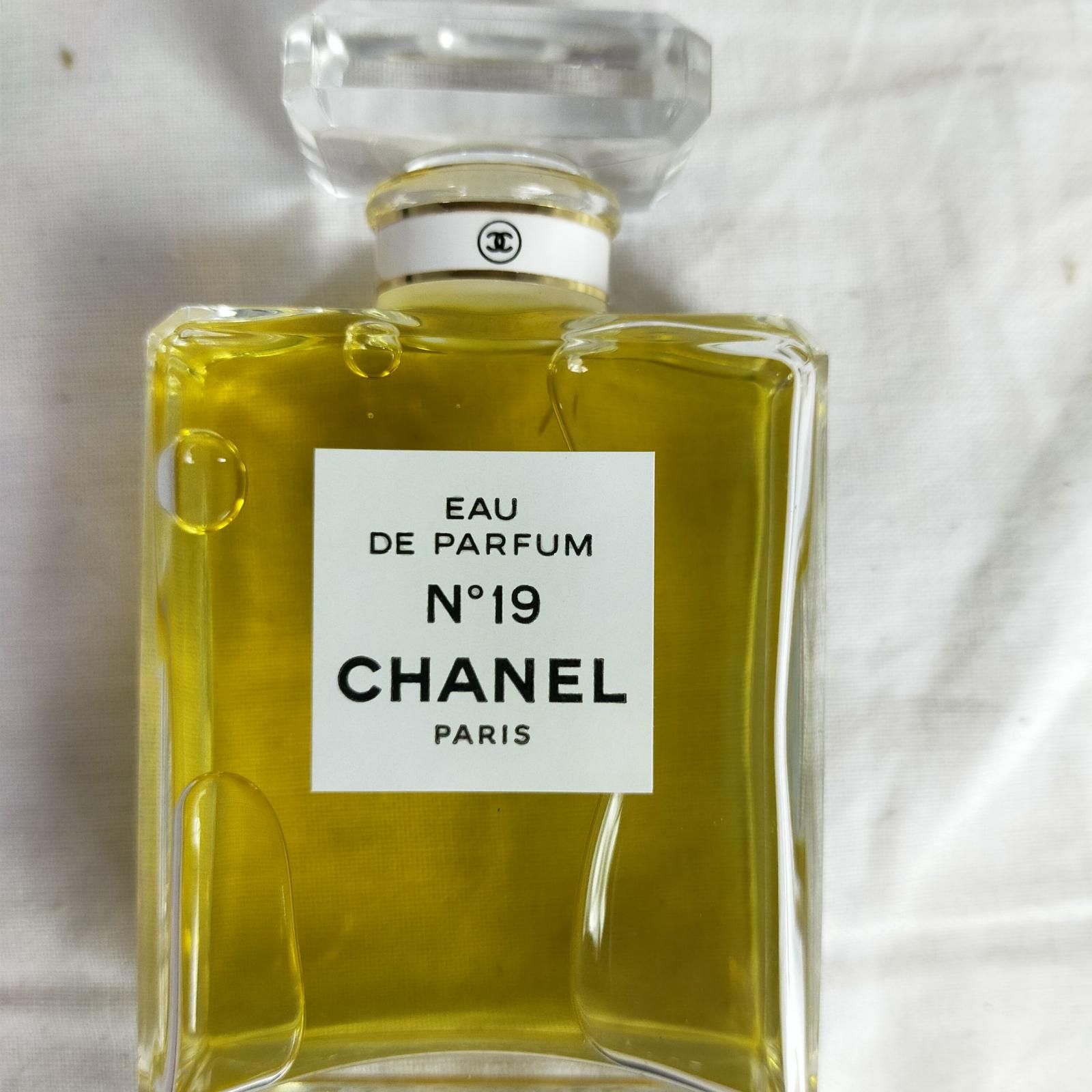 ほぼ全量】CHANEL シャネル オーデパルファム N°19 50ml 箱付き