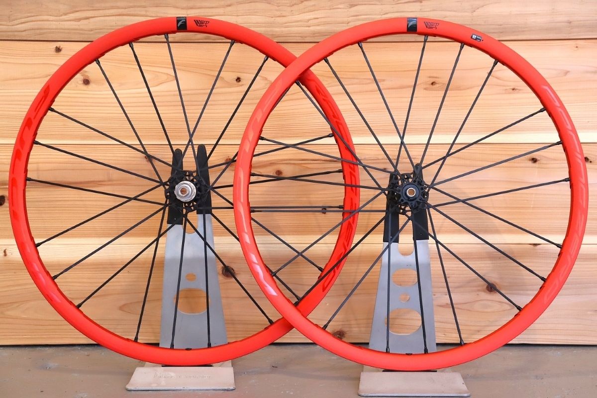 フルクラム レーシングクアトロ リムブレーキ アルミ 11s シマノフリー フルクラム／レーシングゼロ（リムブレーキモデル）在庫 フルクラム レーシングゼロ 壁掛け時計