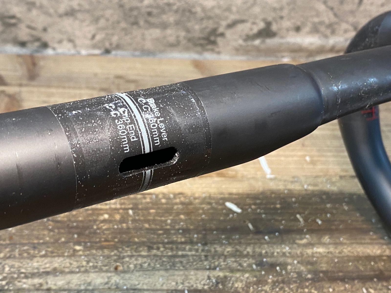 ワンバイエス　ジェイカーボンネクスト ドロップハンドル c-c360mm ワンバイエス 日本人ライダーにぴったりのフルカーボンハンドル