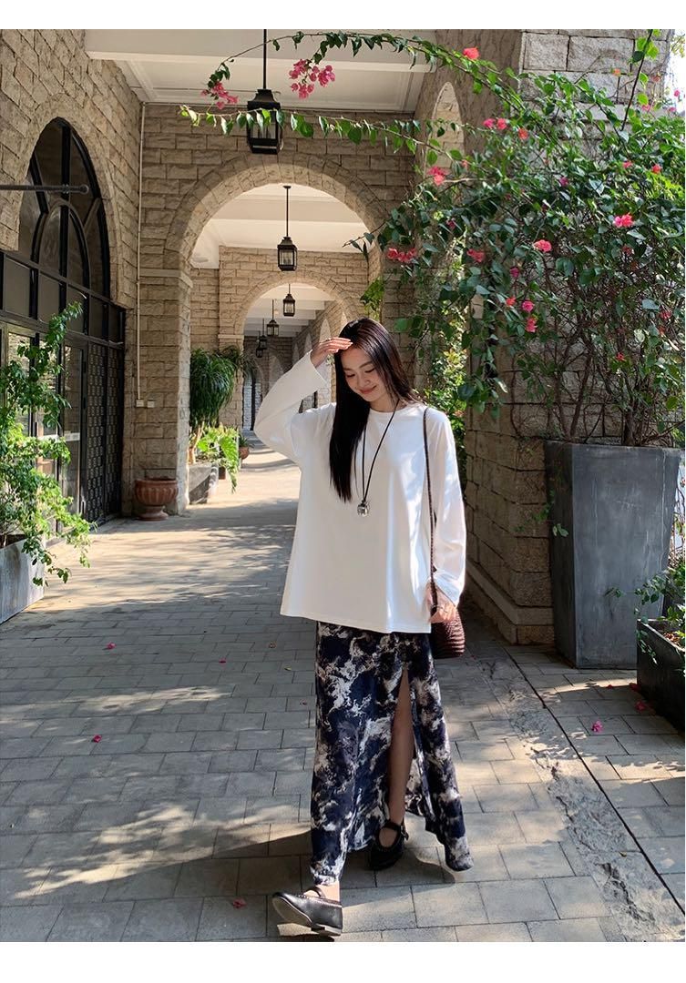 春のお出かけにぴったり♪花柄×スリットロングスカート