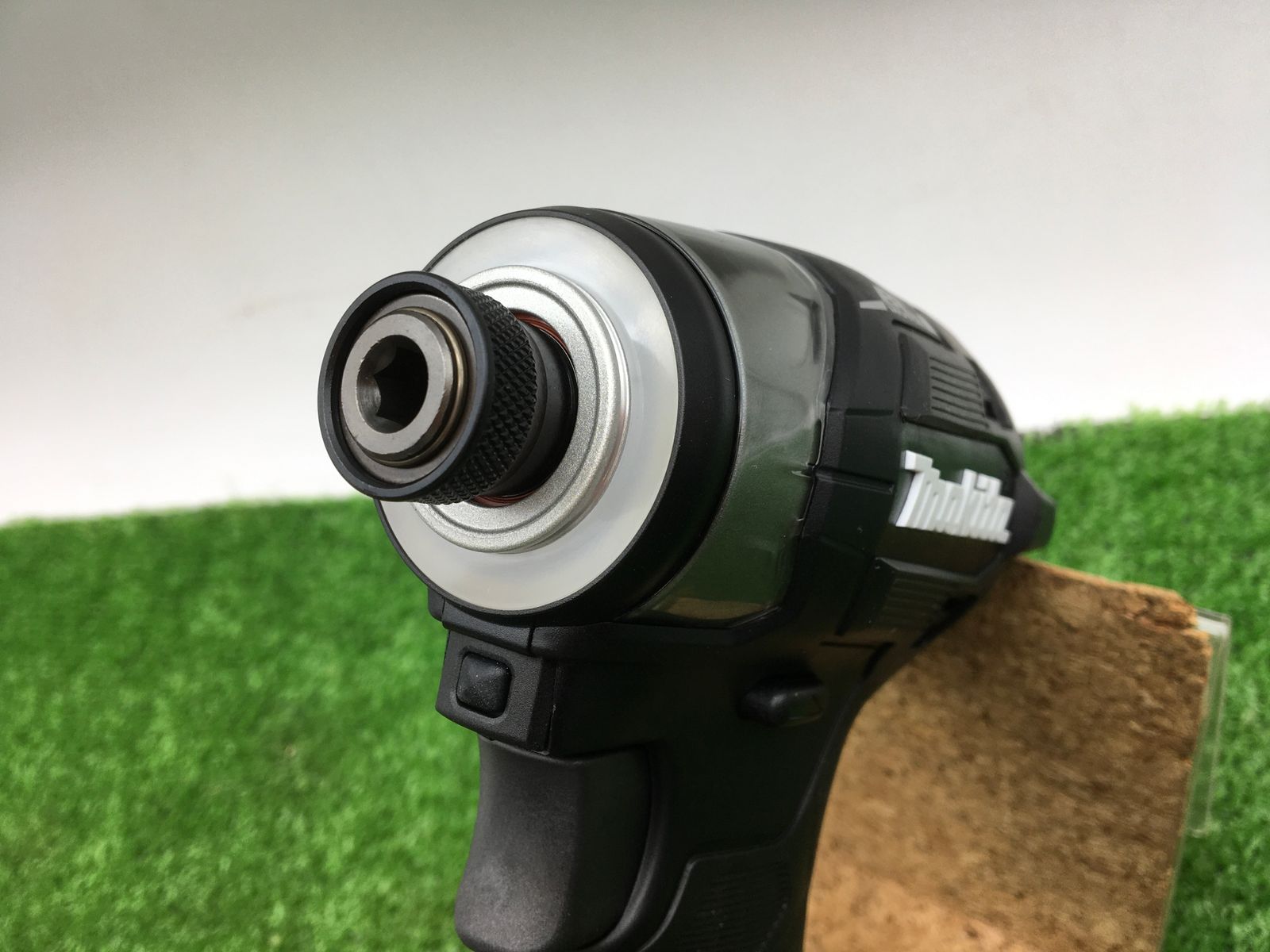 マキタ 18v充電式インパクトドライバ