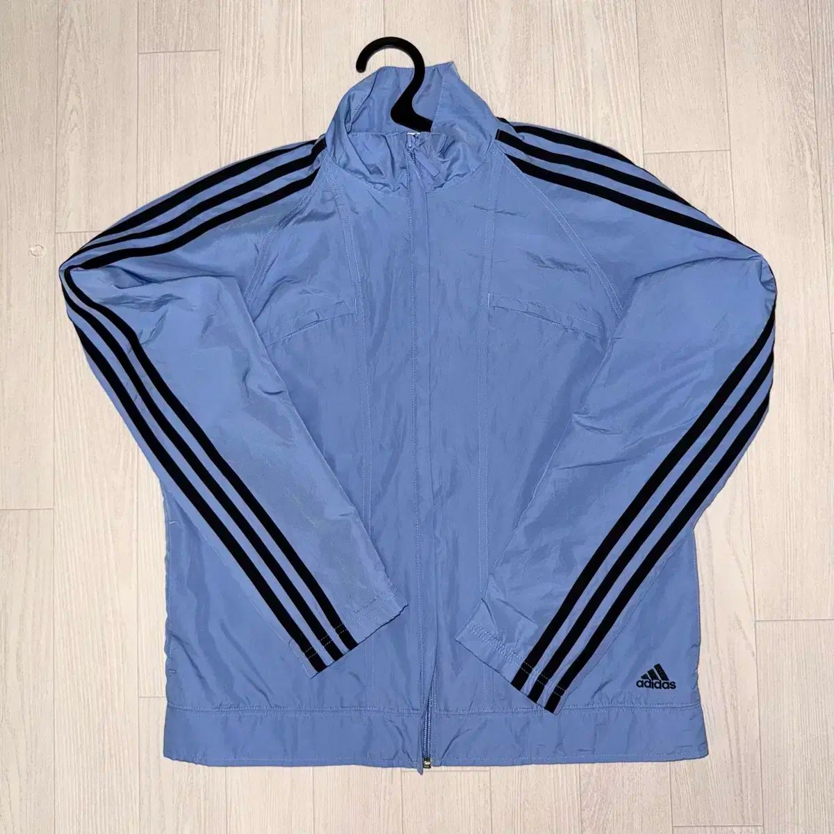 adidas アディダス ウィンドブレーカー トラックトップス ライトブルー みずいろ あのちゃん風