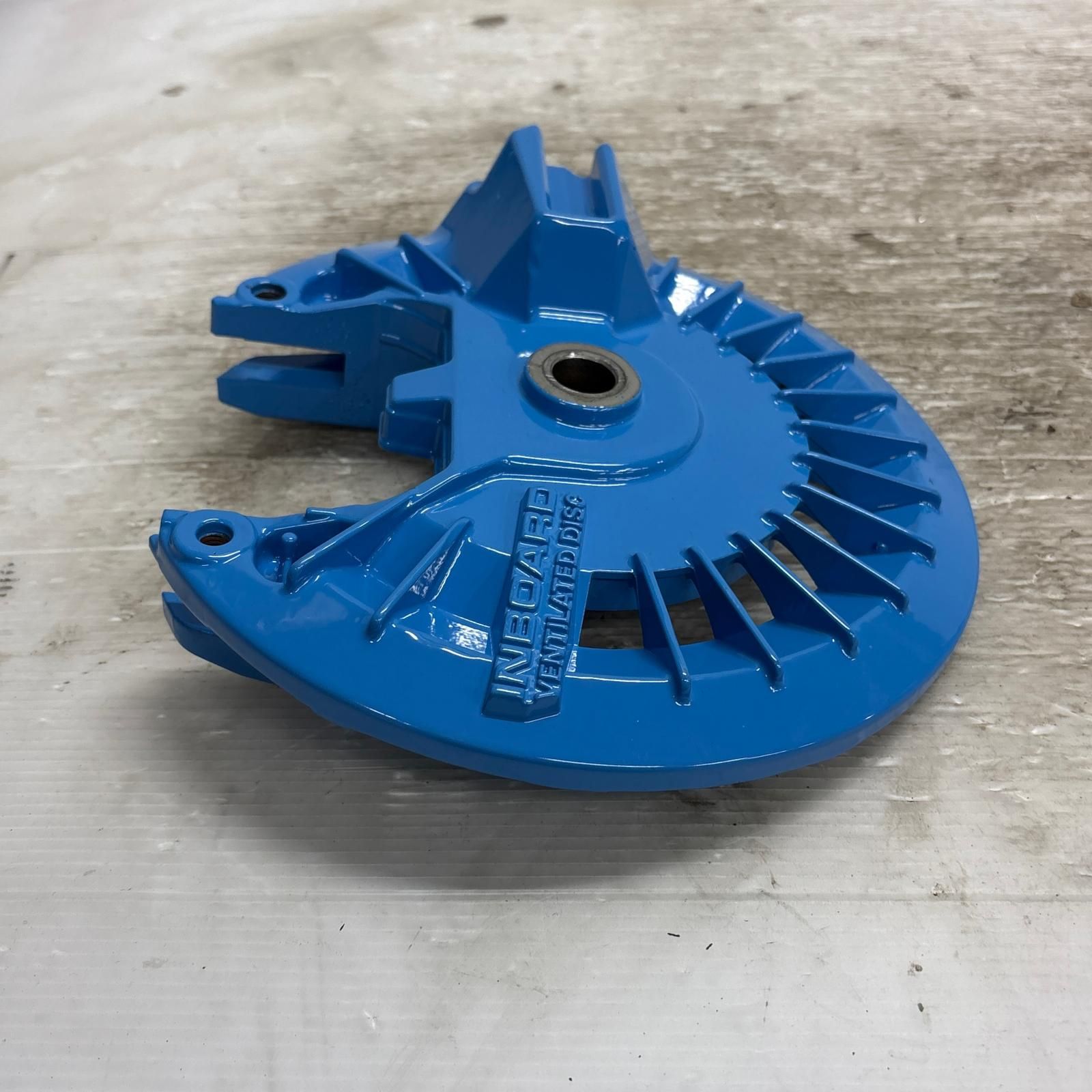 インボード リア