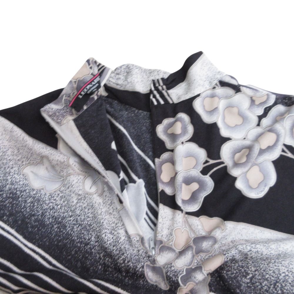 【美品】LEONARD レオナール ハイネックカットソー 宝石柄 花柄 美品】LEONARD レオナール ハイネックカットソー 宝石柄 花柄