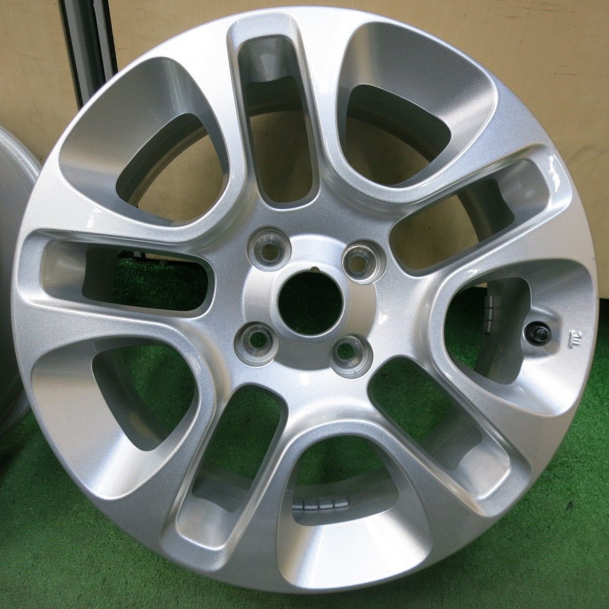 FIAT 500 フィアット 純正スチールホイール 6J×15 ET40 キャップ付 4本