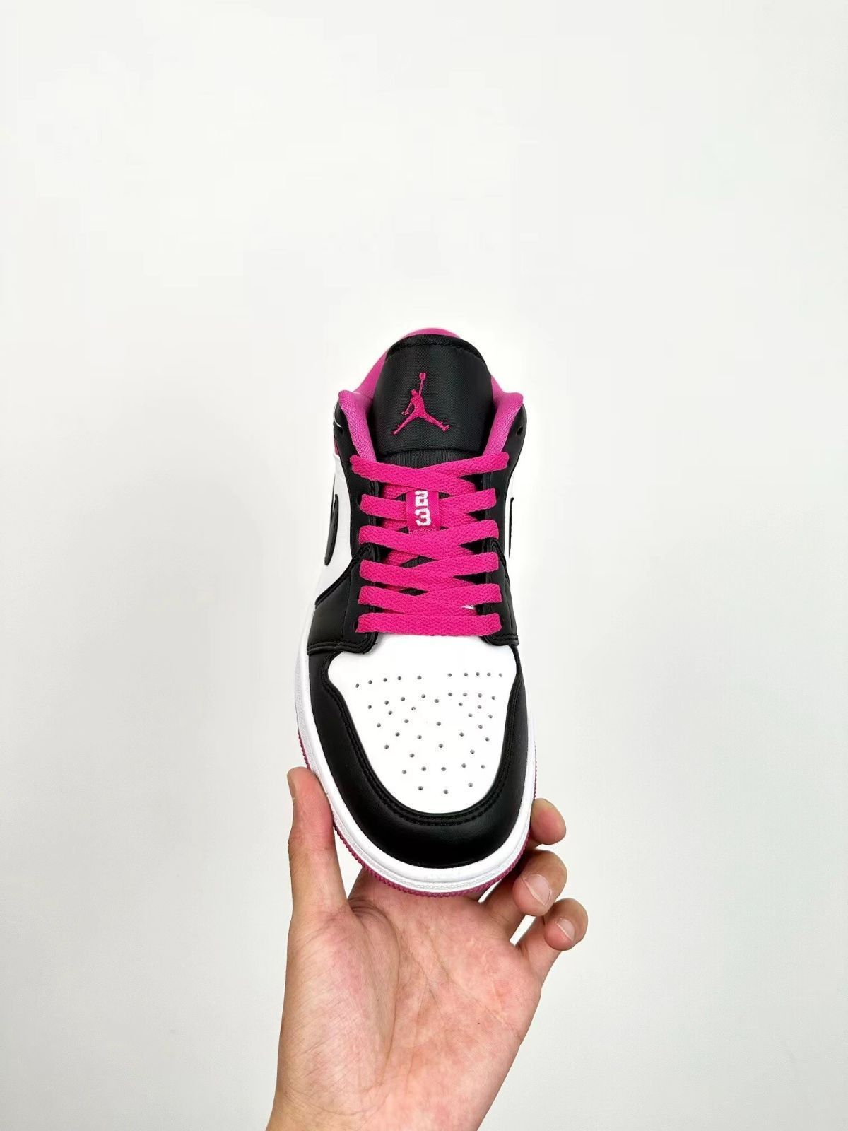 値下げします 新品 NIKE AIR JORDAN 1 LOW BLACK/WHITE-MAGENTA ナイキ エアジョーダン1 ロー ブラック/ ホワイト-マゼンタ CK3022-005 - メルカリ