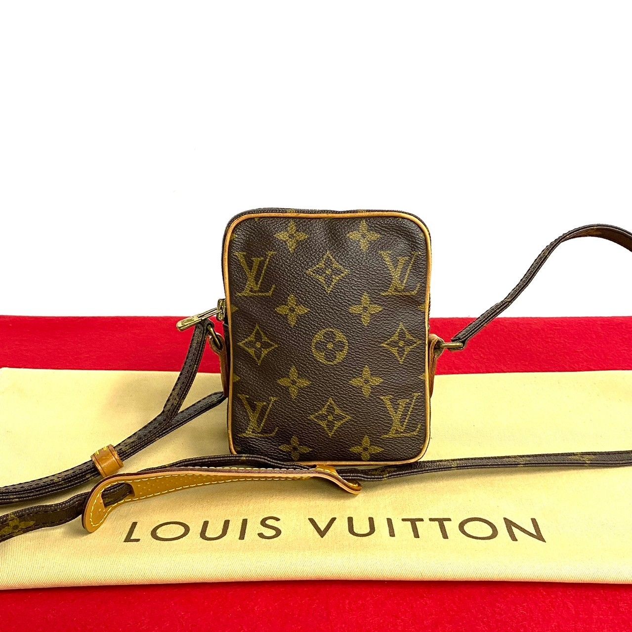 LOUIS VUITTON ルイヴィトン ショルダーバッグ ブラック レディース 極 美品 希少品 LOUIS VUITTON ルイヴィトン ヴィンテージ ミニ
