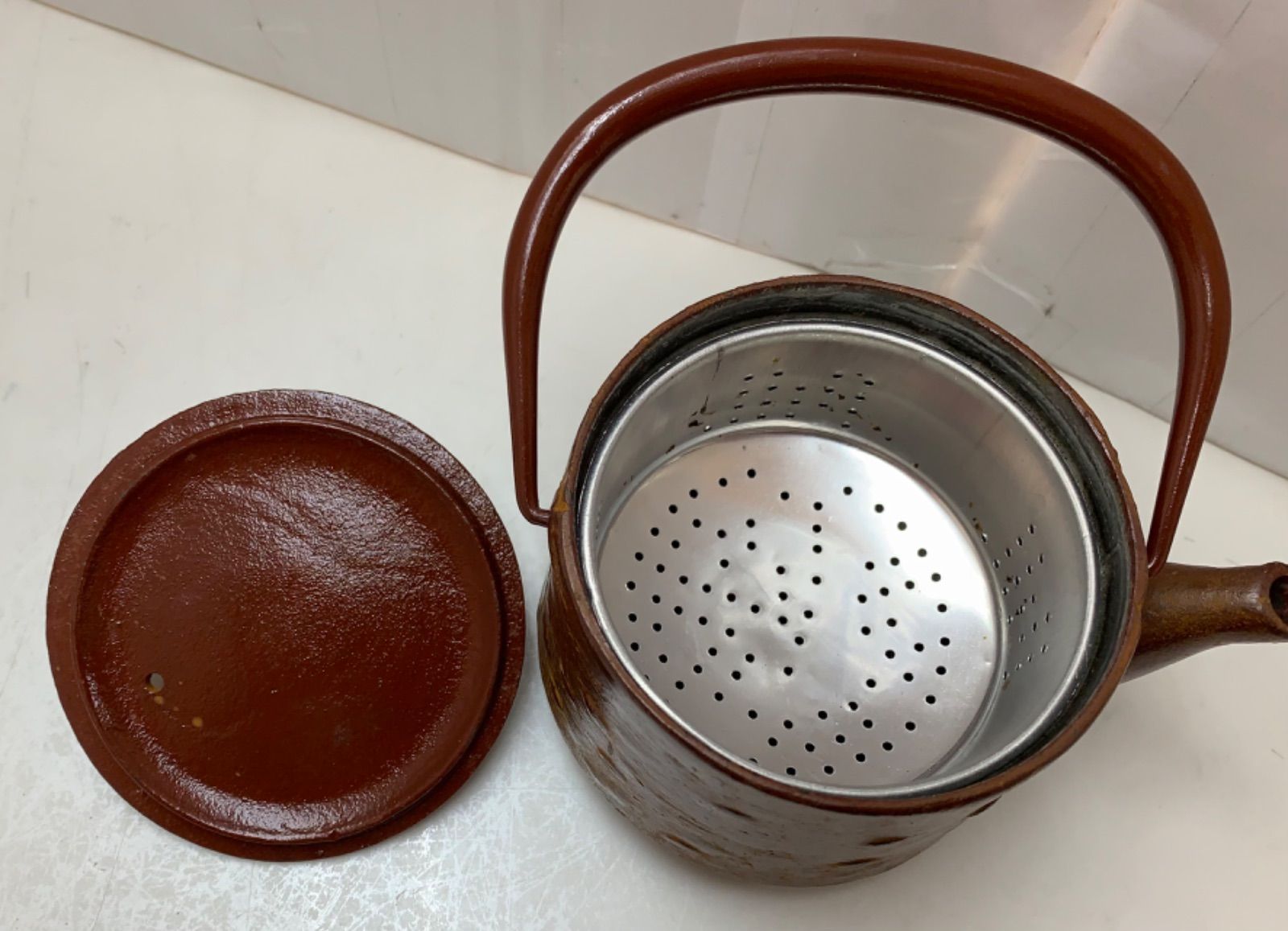 【美品未使用】南部鉄器 盛栄堂 急須＆茶托5枚セット 桜皮寸筒 検査証・しおり付 送料無料】 急須5型 桜 銀/ピンク 茶こし付 / 岩鋳 初任給 プレゼント