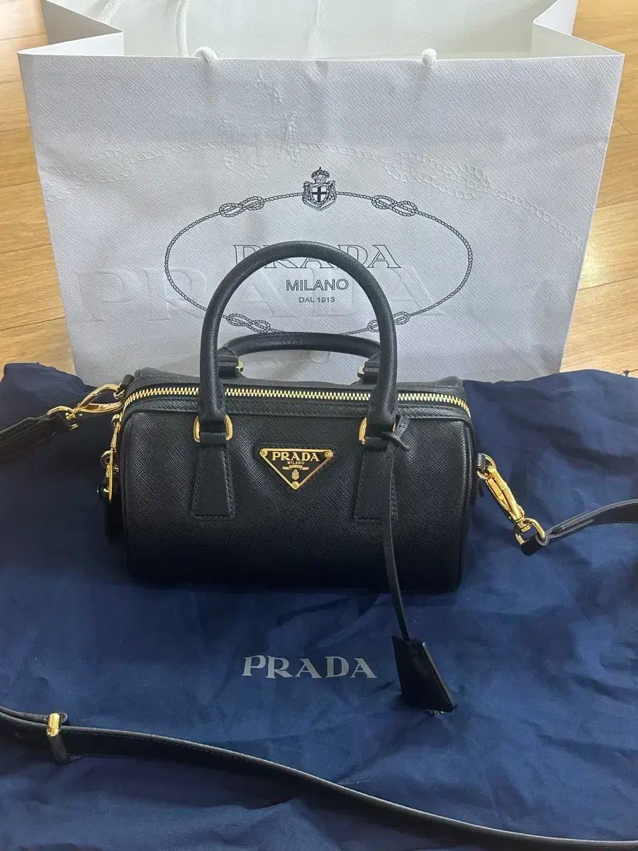 PRADA プラダ サフィアーノ トップハンドル 1BB846