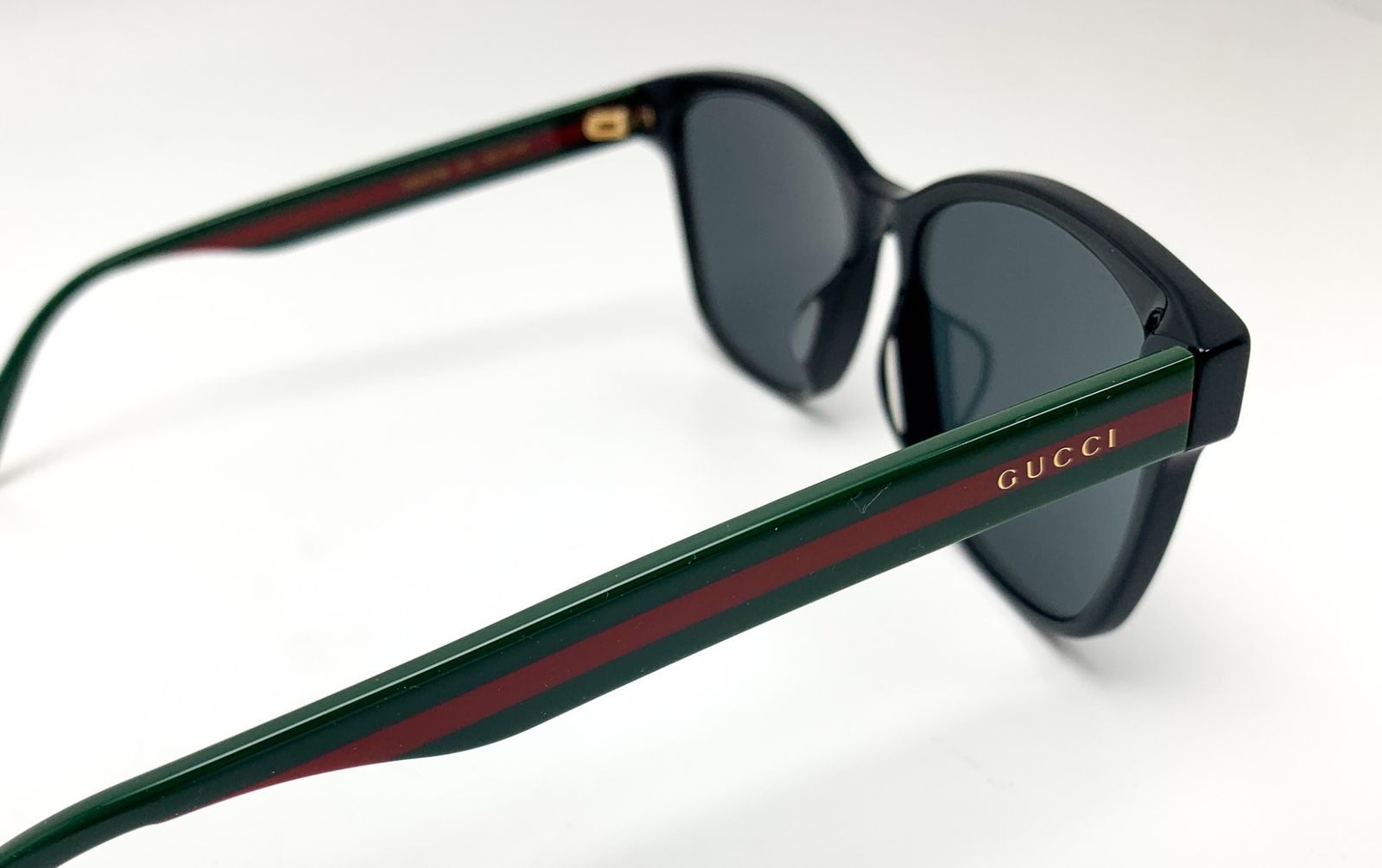 GUCCI グッチ 黒 ブラック シェリーライン サングラス GG0417SK 小物