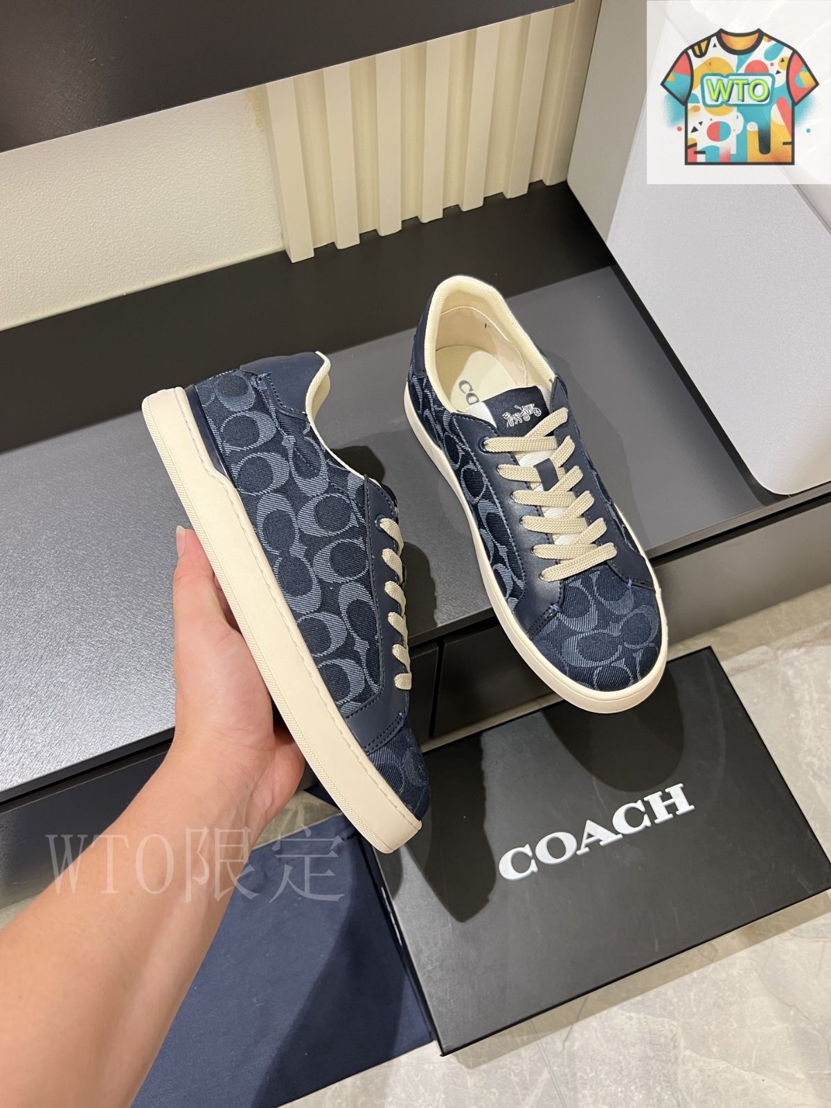 美品COACH カジュアルスニーカー 黒/グレー 楽天市場】コーチ COACH シグネチャー ローカット スニーカー 黒