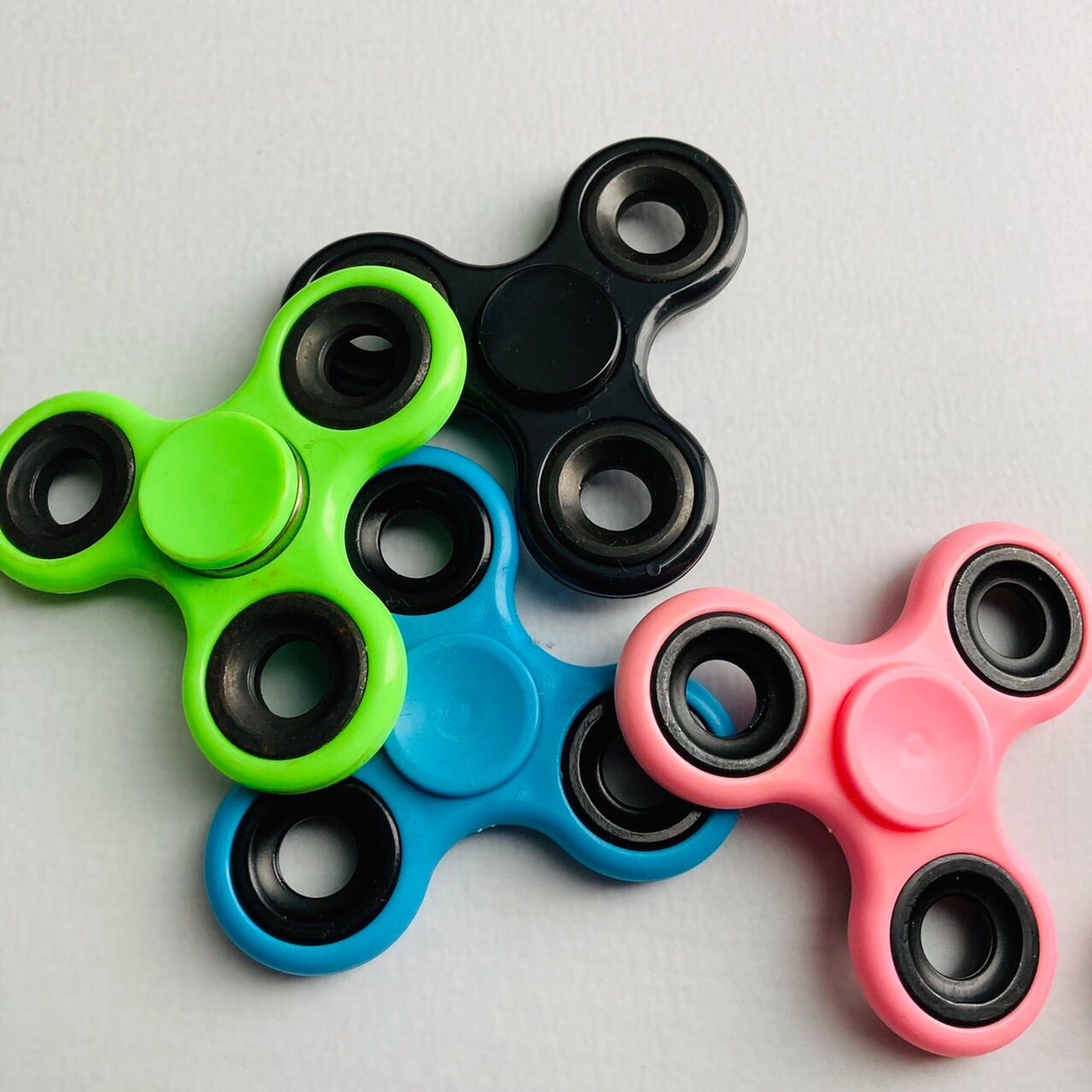 Amazon | Homilius ハンドスピナー 36個セット 虹色 指先