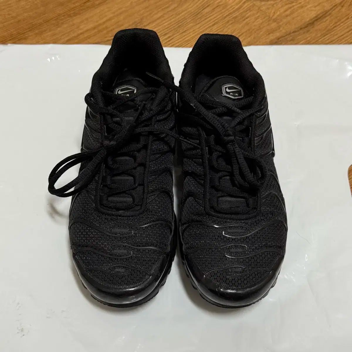 NIKE ナイキ エアマックス プラス トリプルブラック 240