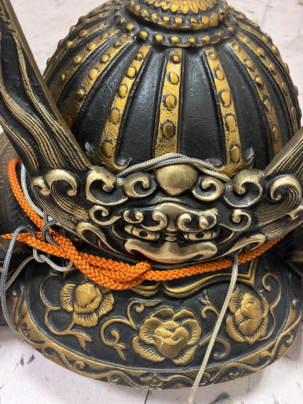 【こどもの日】特大 出世兜  端午の節句  座布団付き 骨董 美品】 特大 出世兜 端午の節句 座布団付き 骨董 子供の日