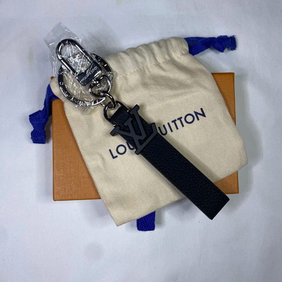 Louis Vuitton ルイヴィトン LV エアログラム 百 チャーム ＆ キー ホルダー ブラック キーリング