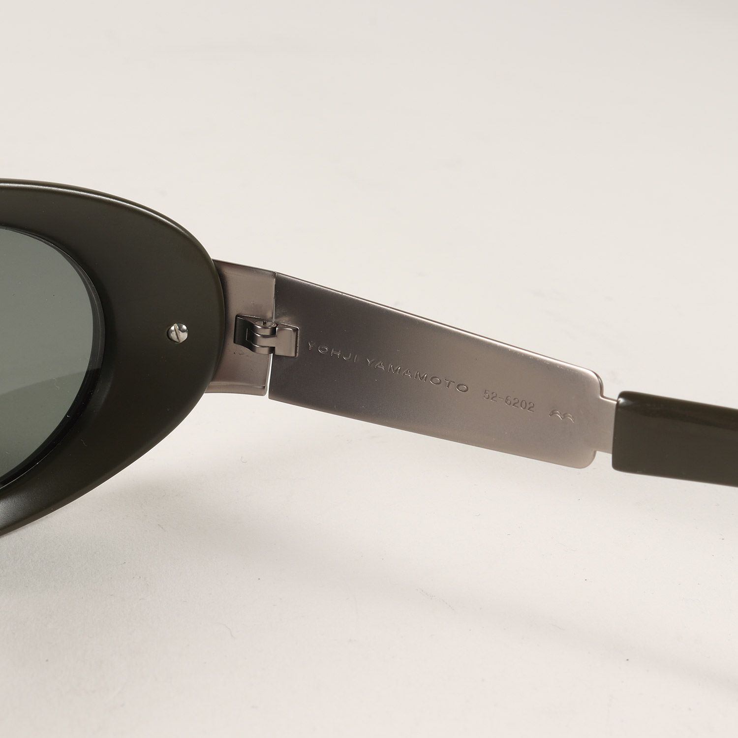 ヨージヤマモト メタルサングラス52_5202 Yahoo!オークション - YOHJI YAMAMOTO サングラス メタル BLK 52-6202