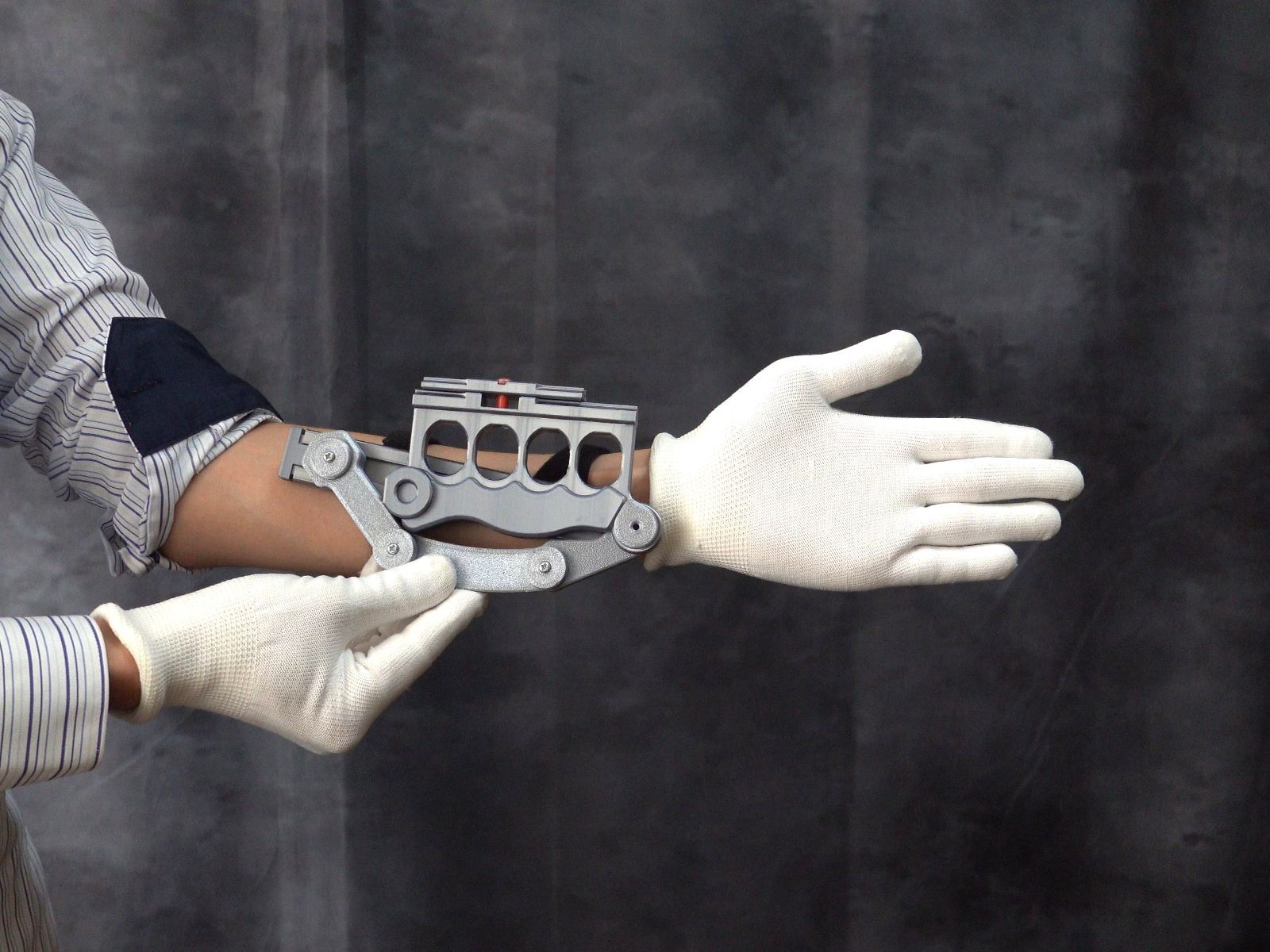 Mサイズ】血界戦線/クラウスのナックル風小道具/コスプレ用/ - メルカリ