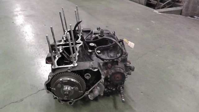 バンディット400V　GK75A　の　エンジン 腰下:#1741052913