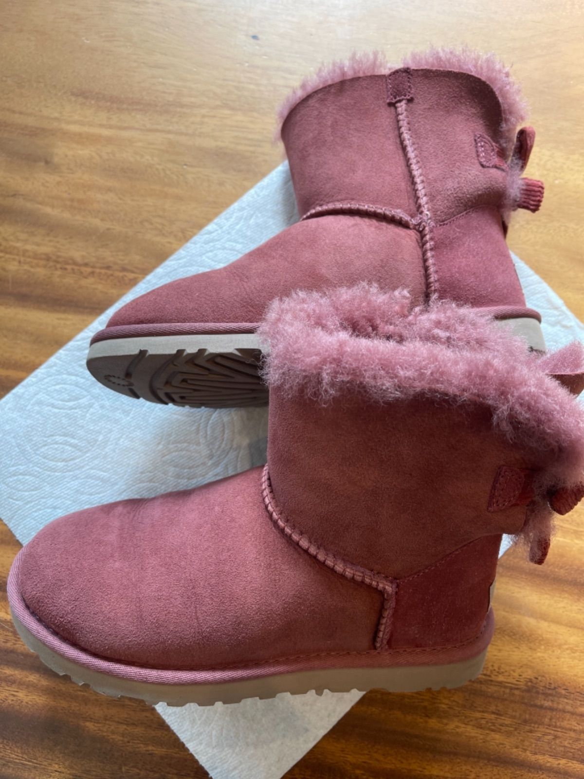 アグ UGG ムートンブーツ ピンク リボン 22センチ - メルカリ