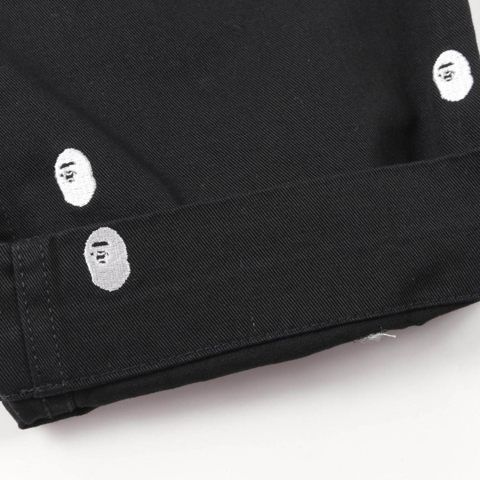 A BATHING APE アベイシングエイプ APE HEAD刺繍 チノパンツ - メルカリ
