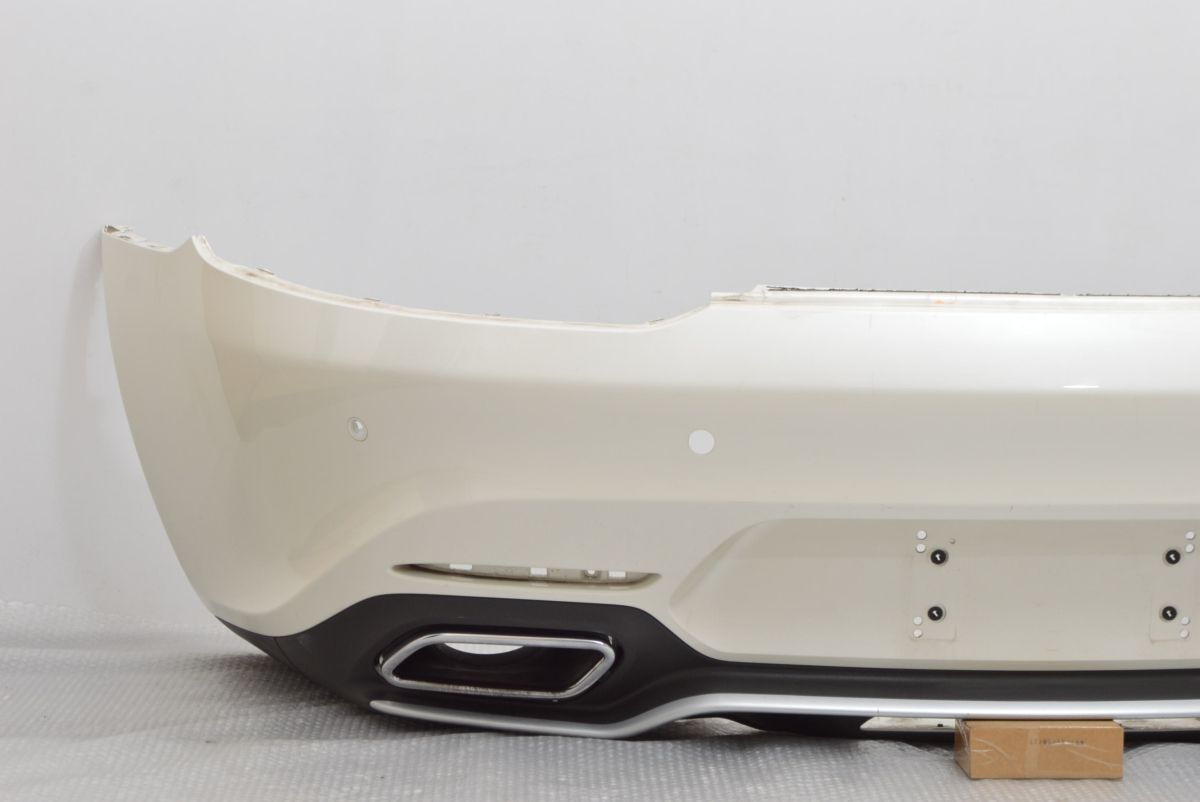 程度良好品 メルセデスベンツ C190 AMG GT リアバンパー WAYAND製 品番 12364188 ホワイト系 交換用 カスタムベース 等に GT-S GT-C