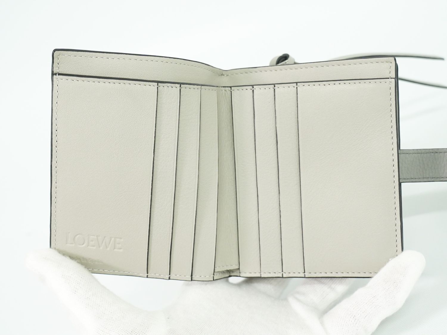 本物 ロエベ LOEWE レザー 二つ折り 折財布 コンパクトウォレット  