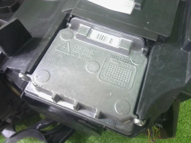 右 ヘッドランプ