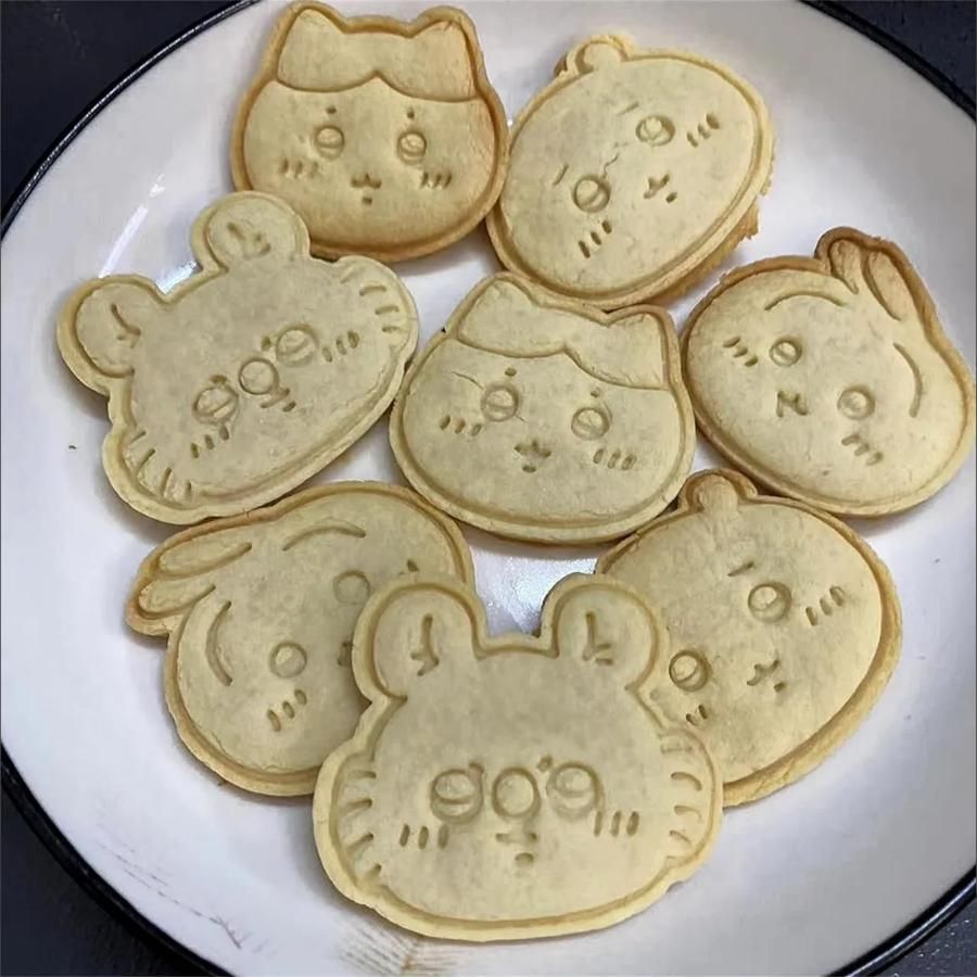 8点セット クッキー型抜き ちいかわ ハチワレ うさぎ モモンガ
