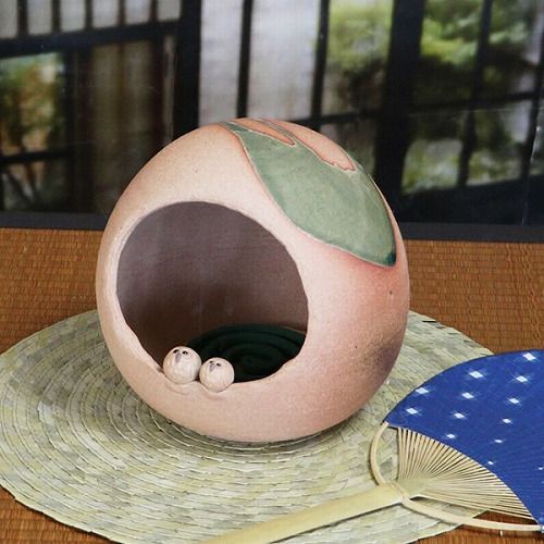 陶芸家の焼物　干支１１　お香入れのようで開きます。 陶芸家の焼物干支11お香入れのようで開きます。