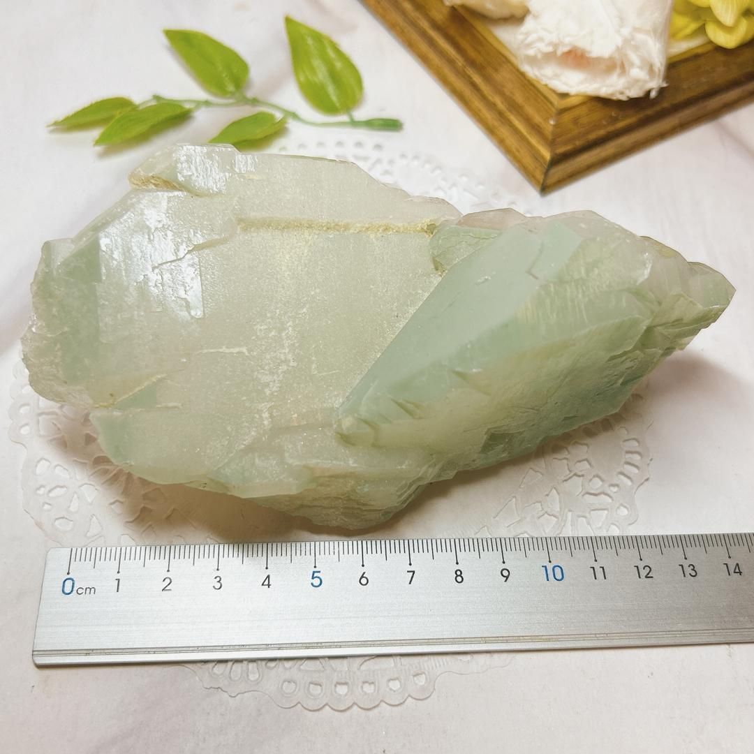 E7194】緑簾石を伴う水晶 グリーンクォーツ 原石 エピドート