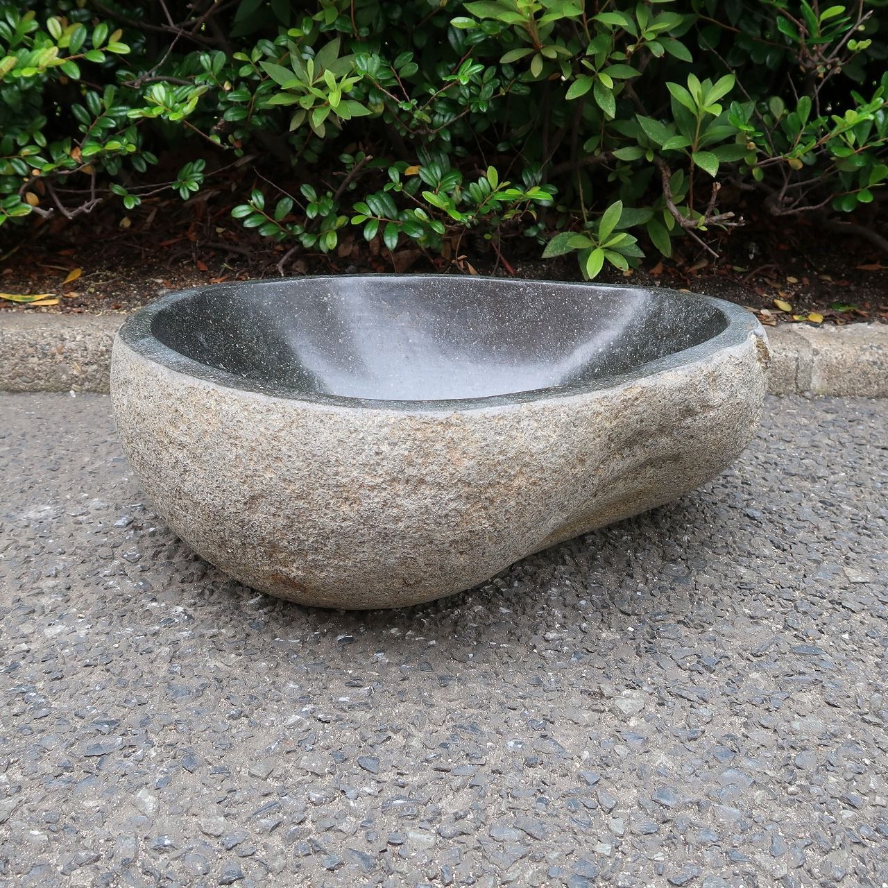 つくばい 睡蓮鉢