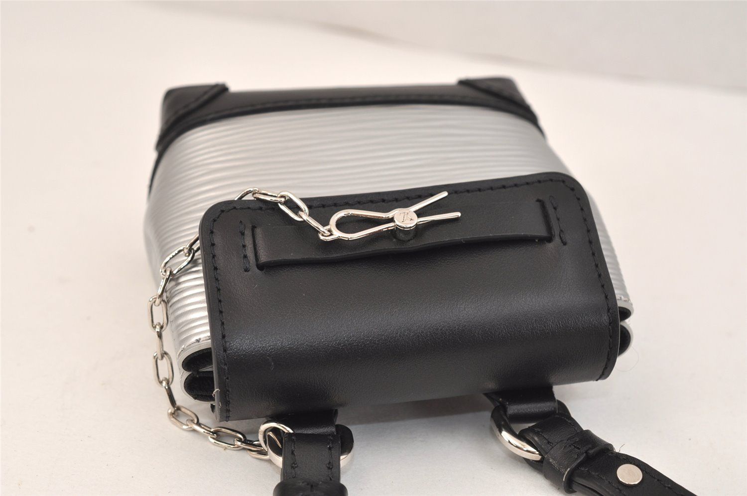 美品ルイヴィトンショルダーバック LOUIS VUITTON（ルイ・ヴィトン） 並行輸入 ショルダーバッグ
