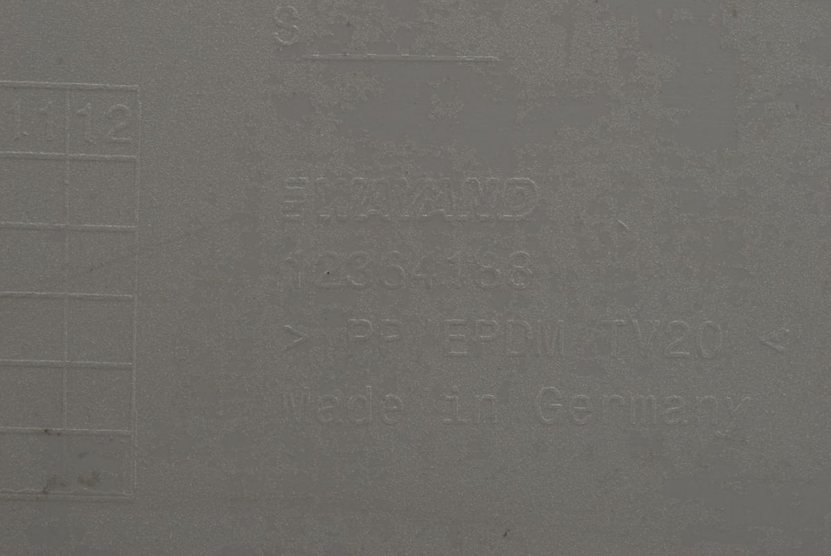 程度良好品 メルセデスベンツ C190 AMG GT リアバンパー WAYAND製 品番 12364188 ホワイト系 交換用 カスタムベース 等に GT-S GT-C FFCRYSTALESIA_COM