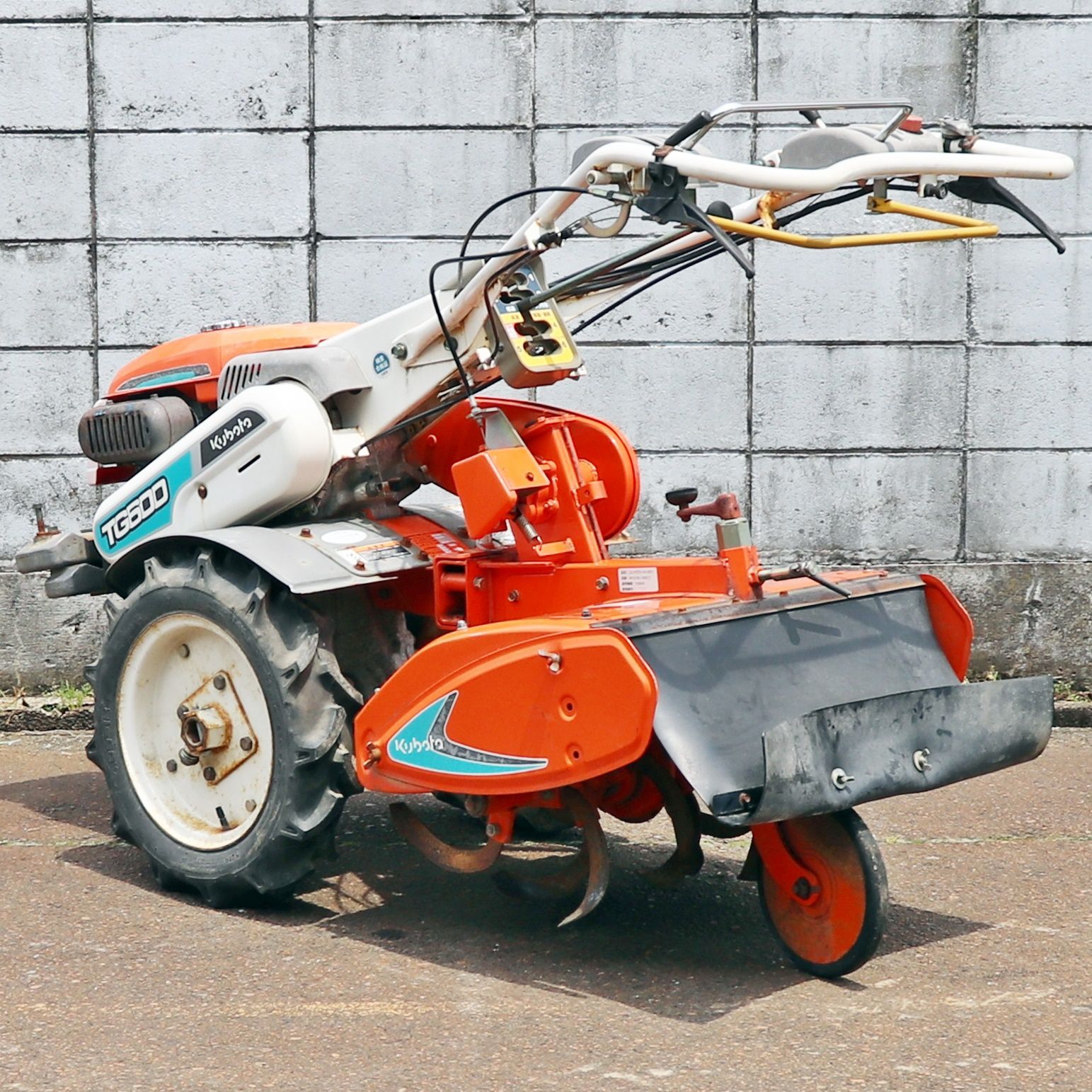 兵庫］［引取限定］クボタ TG600 管理機 耕運機 歩行型トラクター