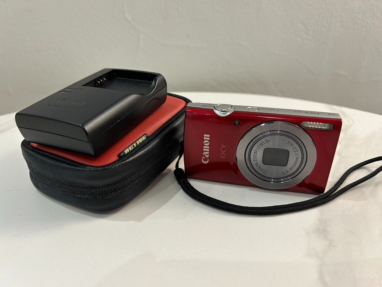 動作アリ】Canon デジタルカメラ IXY150 充電器付き ケース付き 【公式