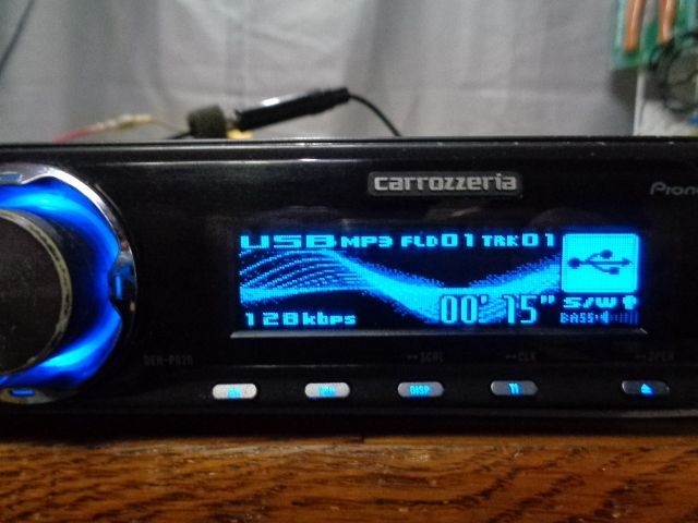 C30] カロッツェリア 1DIN CD USB AUX デッキ DEH-P620